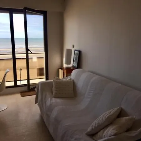 Apartment Studio Face A La *